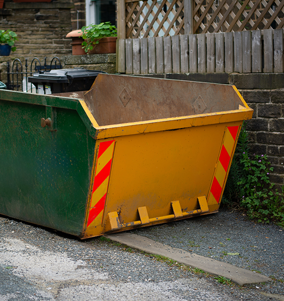 Affordable 4-yard midi skip hire Ossett